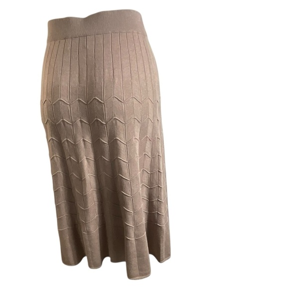 Pure Collection Silk and Cashmere Blend Mini Chevron Skirt - Picture 9 of 12